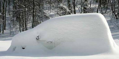 Auto im Schnee