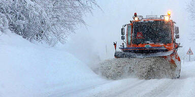 Wintereinbruch führt zu Verkehrschaos