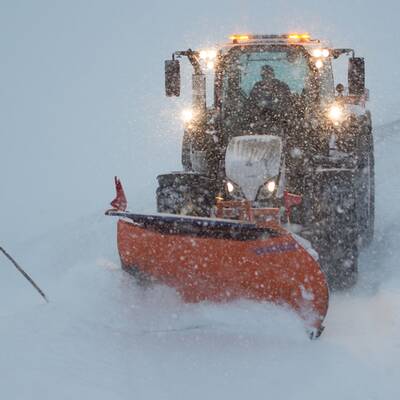 Wintereinbruch: Chaos auf den Straßen