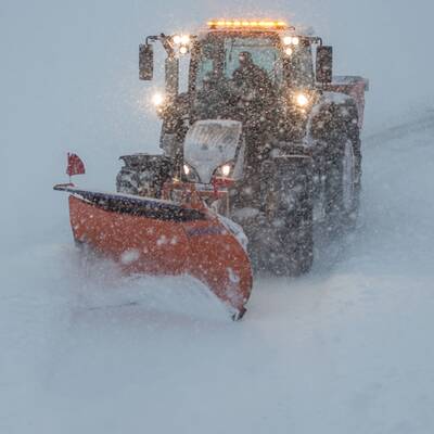 Wintereinbruch: Chaos auf den Straßen