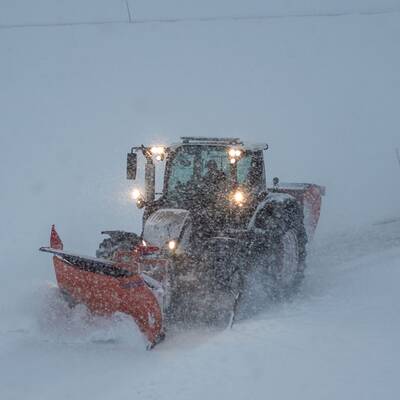 Wintereinbruch: Chaos auf den Straßen