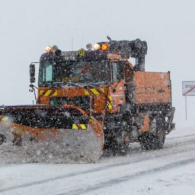 Wintereinbruch: Chaos auf den Straßen
