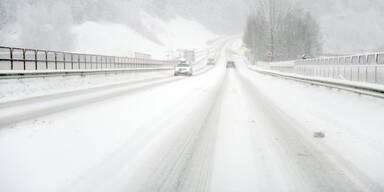 OÖ: Tief winterliche Fahrverhältnisse