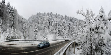 Vorarlberg: Autolenker stürzte 10 Meter ab