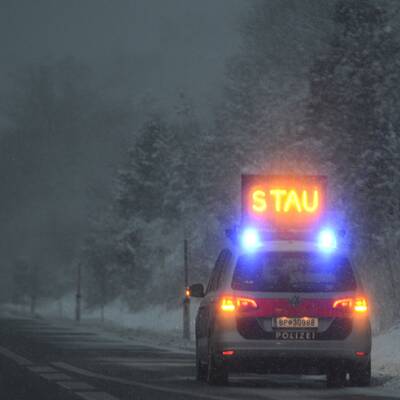 Erster Schnee der Saison im Osten führte zu Verkehrs-Chaos