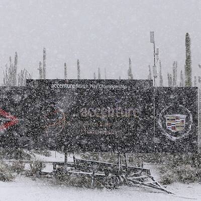 Schneesturm stoppt Golfturnier in der Wüste
