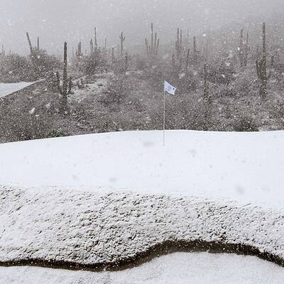 Schneesturm stoppt Golfturnier in der Wüste