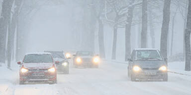 Stromausf&auml;lle, Z&uuml;ge stehen still - Schneesturm "Elli" plagt Deutschland