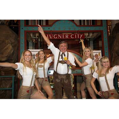 'I bin der Lugner (olé olé)': Jetzt singt Mörtel auch noch