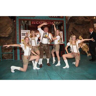 'I bin der Lugner (olé olé)': Jetzt singt Mörtel auch noch