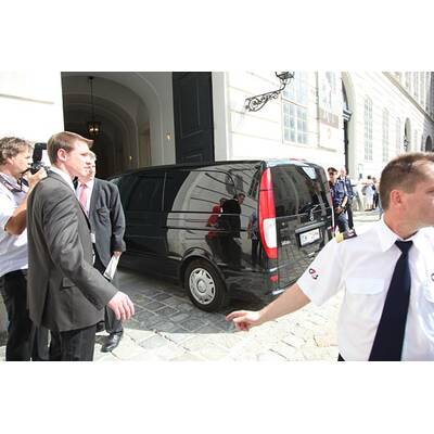 Arnold Schwarzenegger in Wien gelandet