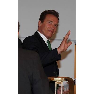 Arnold Schwarzenegger in Wien gelandet