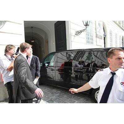 Arnold Schwarzenegger in Wien gelandet