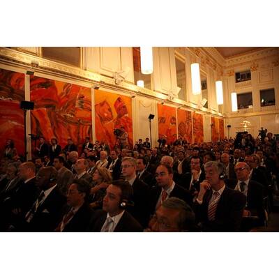 Arnold Schwarzenegger in Wien gelandet