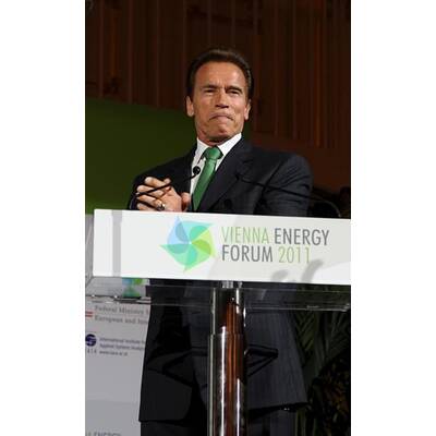 Arnold Schwarzenegger in Wien gelandet