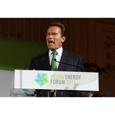 Arnold Schwarzenegger in Wien gelandet