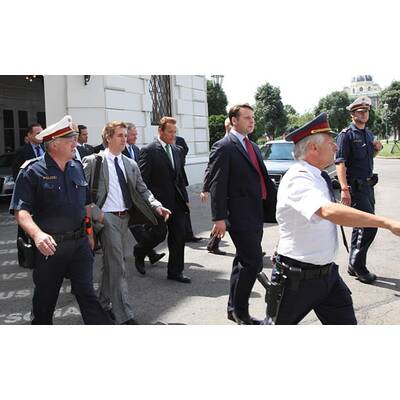 Arnold Schwarzenegger in Wien gelandet