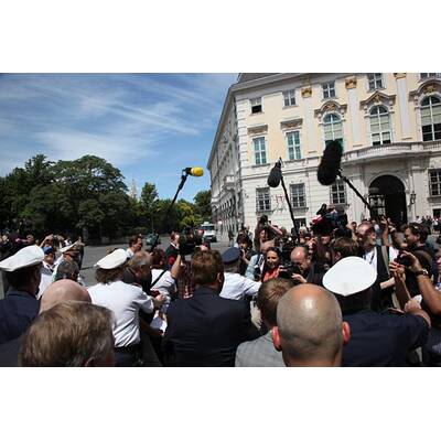 Arnold Schwarzenegger in Wien gelandet