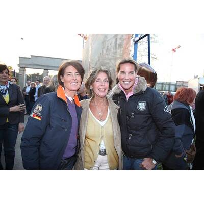 Galapremiere: Stars im Circus Louis Knie