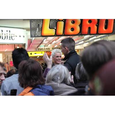 Brigitte Nielsen in der Lugner City