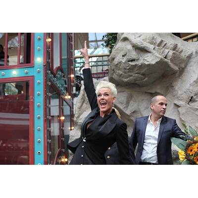 Brigitte Nielsen in der Lugner City