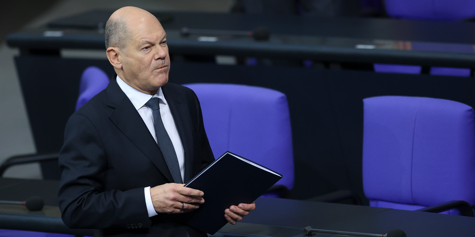 SPD-Kanzler Scholz stürzt dramatisch ab