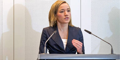 Ministerin als deutsche "Schlampe" beschimpft