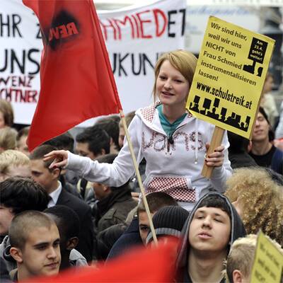 Schmied und Lehrer verhandeln