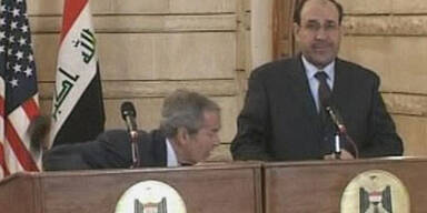 Irakischer Reporter bewarf Bush mit Schuhen