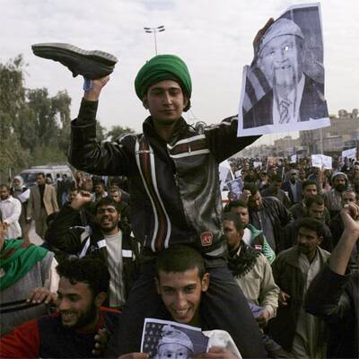 Der Schuh wird zum Symbol des Widerstandes