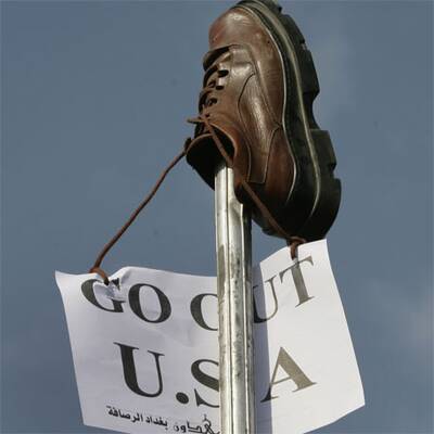 Der Schuh wird zum Symbol des Widerstandes