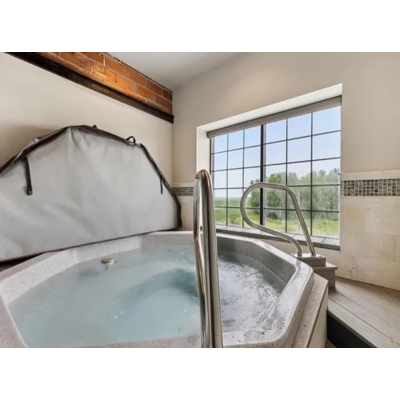 Ehemalige Schule ist jetzt eine Luxus-Immobilie