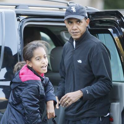 First Daddy: Obama bringt Töchter zur Schule