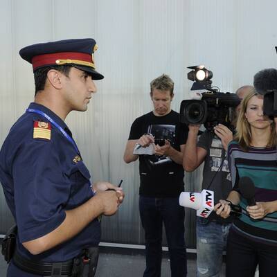 Wildwest-Szenen beim Flughafen