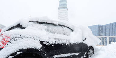 Schnee: Sperre der A21 und des Airports