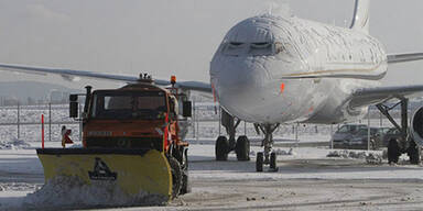 Schnee: Sperre der A21 und des Airports