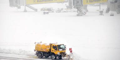Schnee: Sperre der A21 und des Airports
