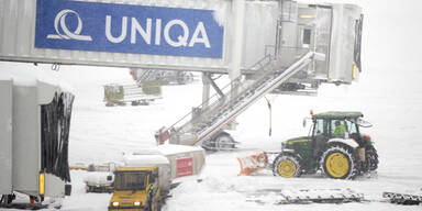 Schnee: Sperre der A21 und des Airports