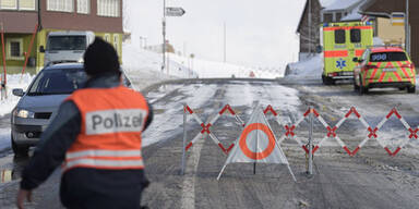 Mann schie&szlig;t auf Polizisten und fl&uuml;chtet
