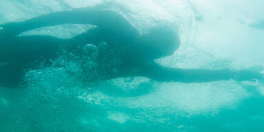 Nackter Mann bei Kinderschwimmen: Festnahme