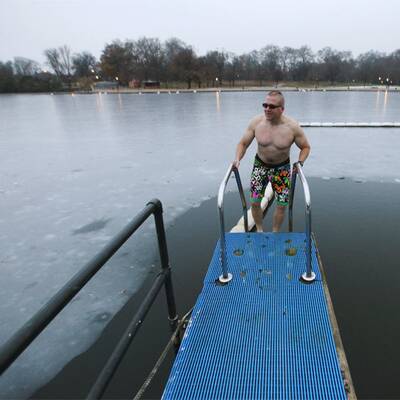Weihnachtsschwimmen in Berlin