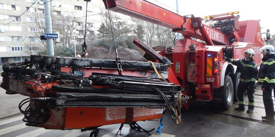 Lkw Crash DOnaustadt Höhe verschätzt