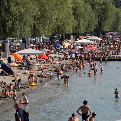 Wer kann, geht bei der Rekord-Hitze baden