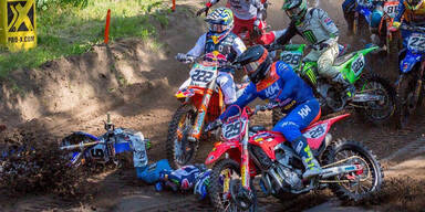 Motocross-Star wird &uuml;berrollt