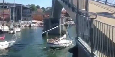 Norwegen: Segelboot kracht gegen Br&uuml;cke