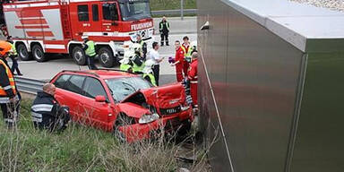 Zwei Kinder bei Unfall auf der S1 verletzt 