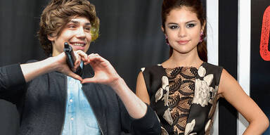 Selena Gomez, George Shelley