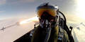 Irres Selfie: Kampfjet- Pilot feuert Rakete ab