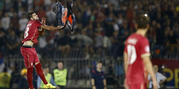 Serbien-Albanien nach Schlägerei abgebrochen