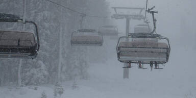 M&auml;dchen (6) st&uuml;rzt von Sessellift